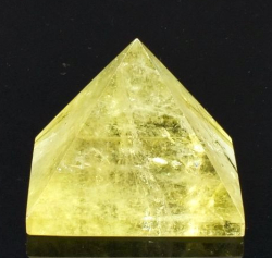 Citrínová pyramida 48 mm